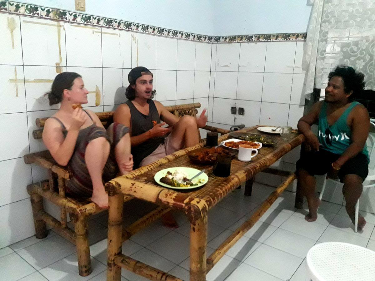 Rumah Singgah Manado Buitenkant foto