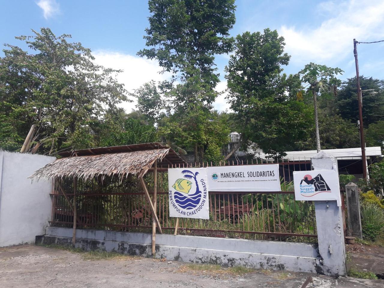 Rumah Singgah Manado Buitenkant foto