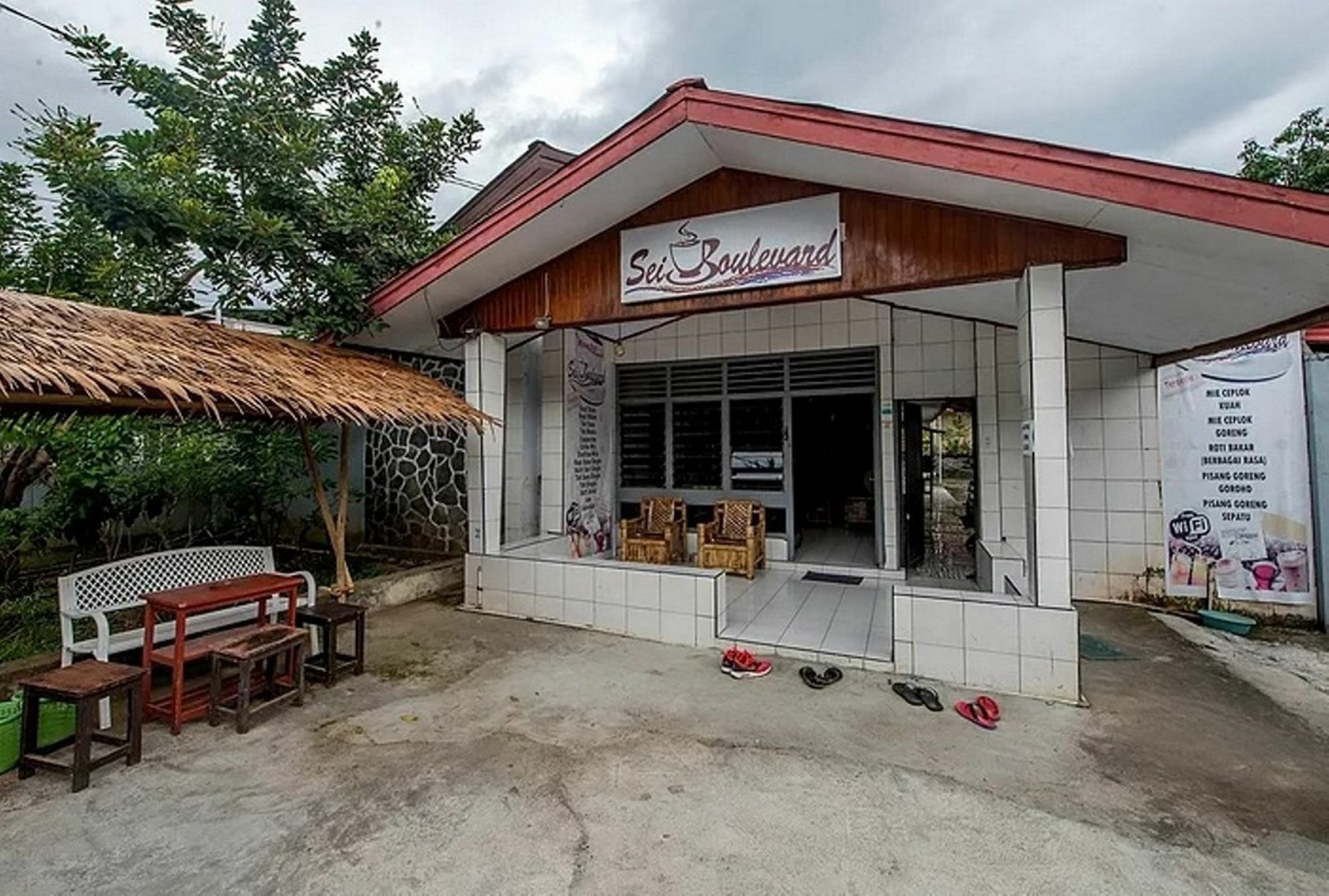 Rumah Singgah Manado Buitenkant foto